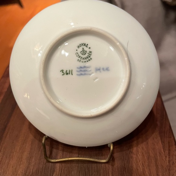 Royal Copenhagen Mini Plate #3611 Wild Rose, 4" Diameter, Denmark (No Stand) - Picture 2 of 2